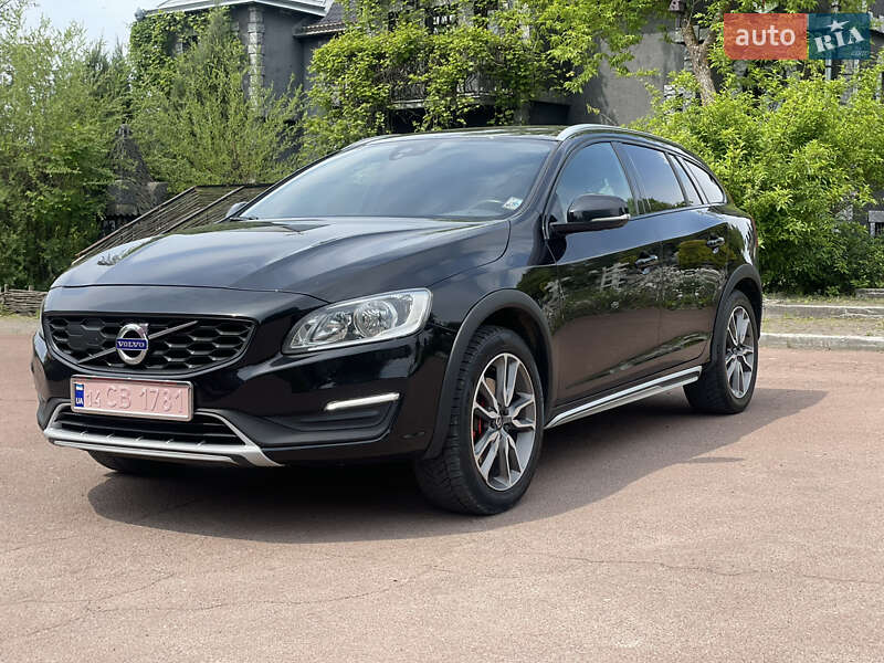 Седан Volvo S60 Cross Country 2017 в Івано-Франківську