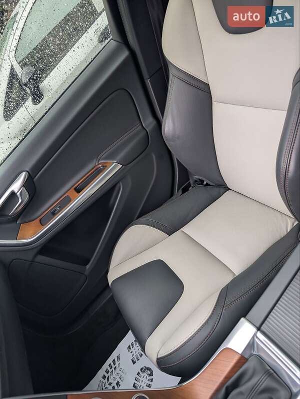 Седан Volvo S60 Cross Country 2016 в Тернополе