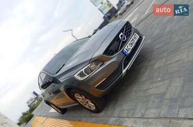Седан Volvo S60 Cross Country 2016 в 