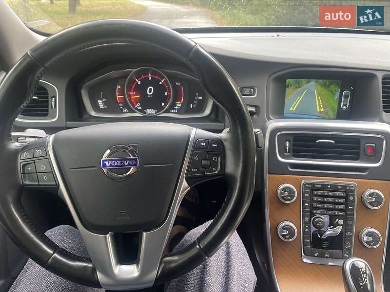 Седан Volvo S60 Cross Country 2016 в Киеве
