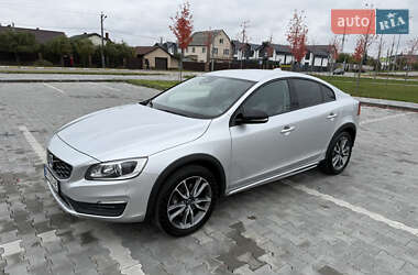 Седан Volvo S60 Cross Country 2017 в Ірпені
