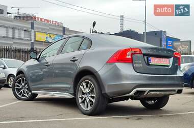 Седан Volvo S60 Cross Country 2017 в Киеве