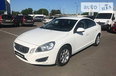 Седан Volvo S60 2013 в Киеве