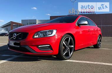 Седан Volvo S60 2014 в Киеве