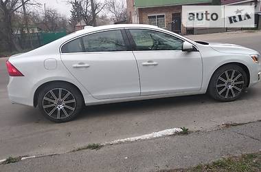 Седан Volvo S60 2015 в Лубнах