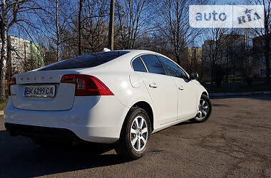 Седан Volvo S60 2013 в Ровно