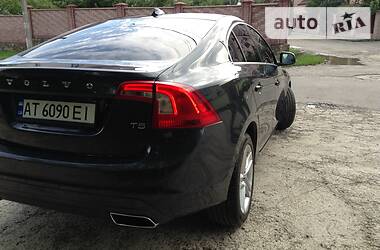 Седан Volvo S60 2013 в 