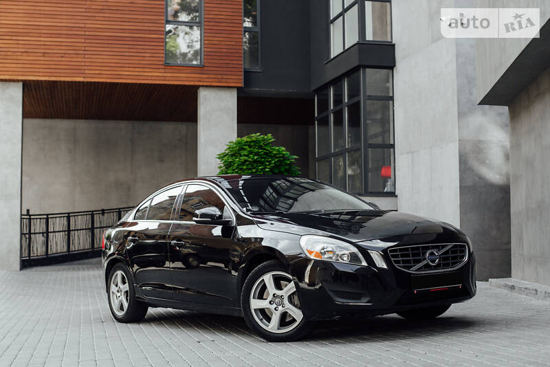 Седан Volvo S60 2012 в Львові