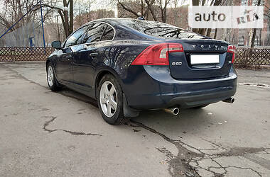 Седан Volvo S60 2012 в Днепре