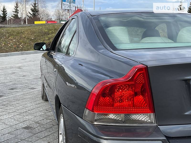 Седан Volvo S60 2005 в Стрые