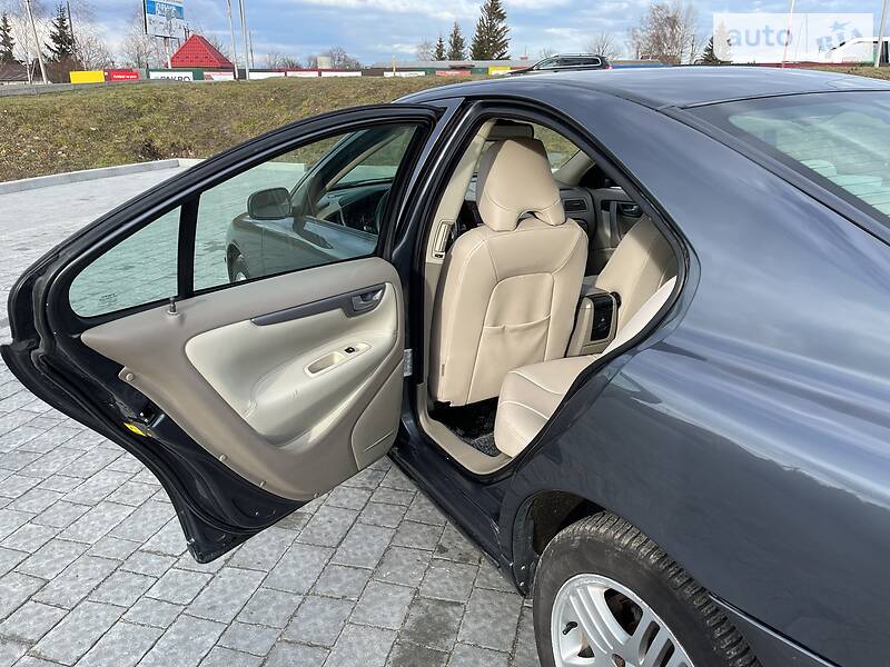 Седан Volvo S60 2005 в Стрые