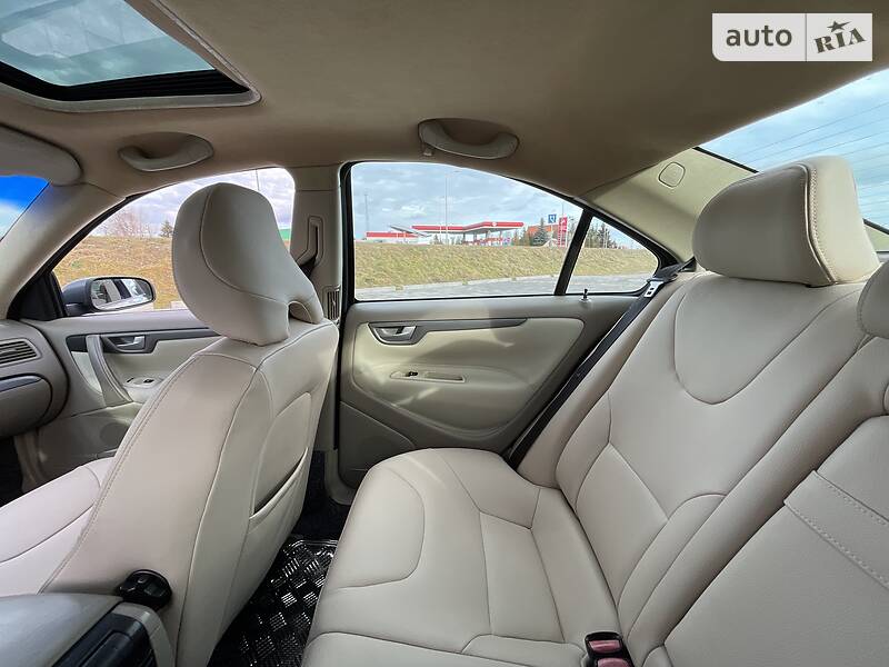 Седан Volvo S60 2005 в Стрые