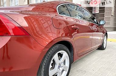 Седан Volvo S60 2012 в Киеве