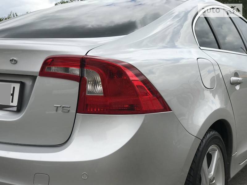 Седан Volvo S60 2011 в Львове