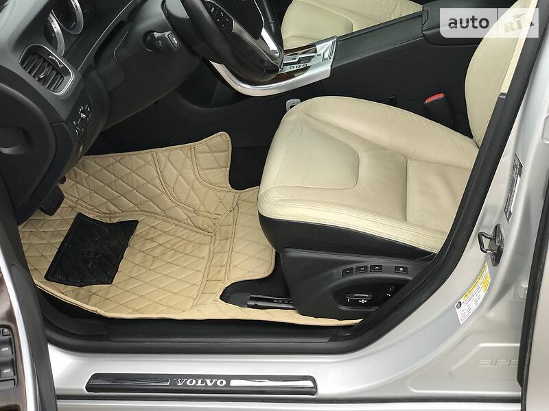 Седан Volvo S60 2011 в Львове