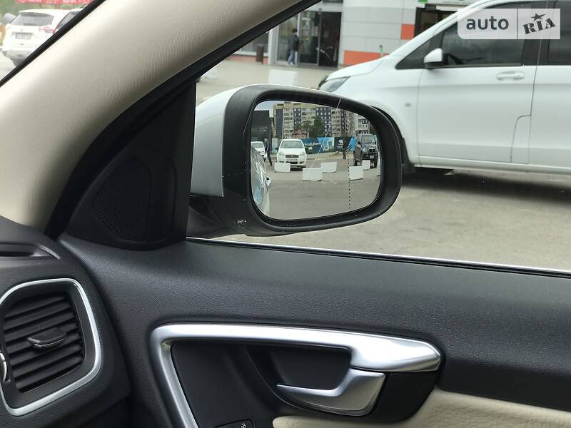 Седан Volvo S60 2011 в Львове