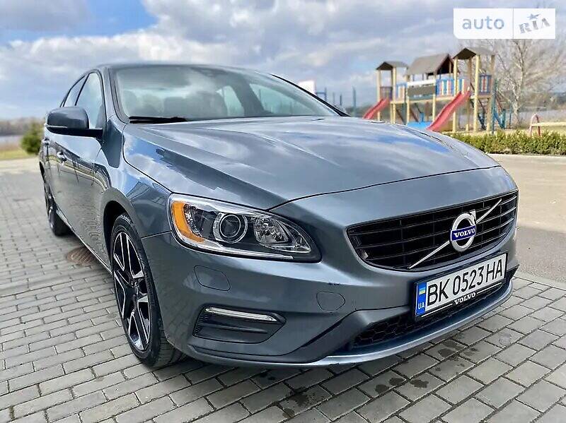 Седан Volvo S60 2016 в Києві