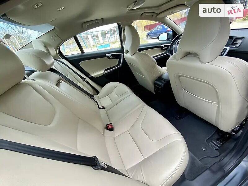 Седан Volvo S60 2016 в Києві