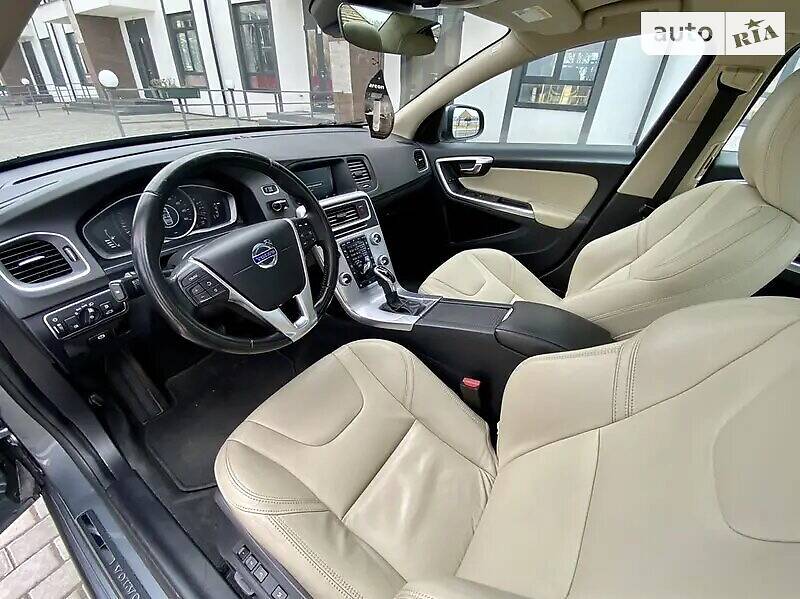 Седан Volvo S60 2016 в Києві