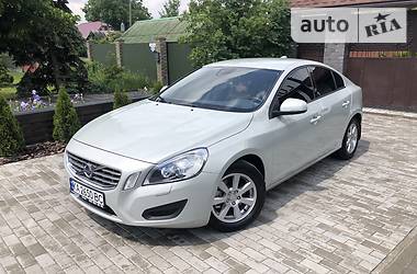 Седан Volvo S60 2012 в Киеве