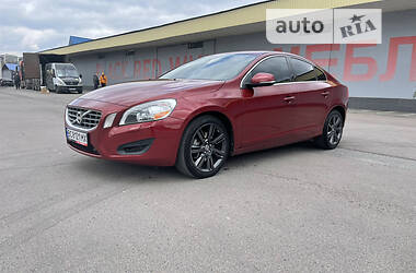 Седан Volvo S60 2010 в Львове