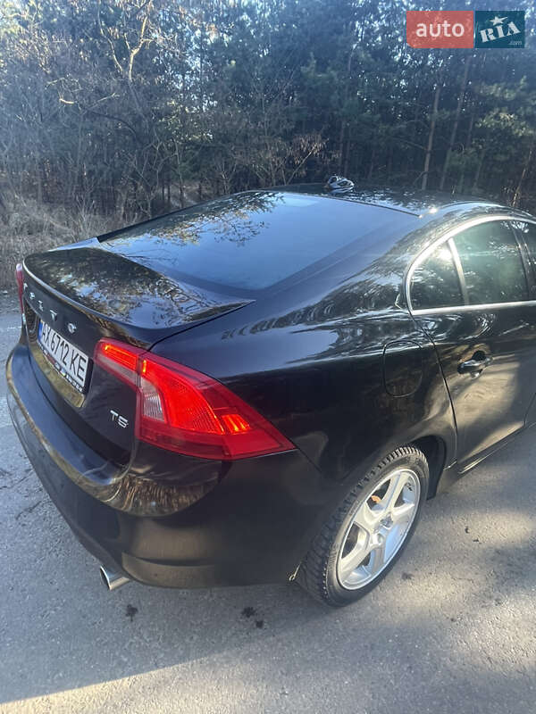 Седан Volvo S60 2011 в Зміїві