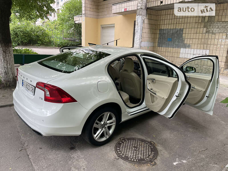 Седан Volvo S60 2014 в Києві