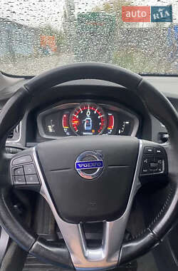 Седан Volvo S60 2015 в 