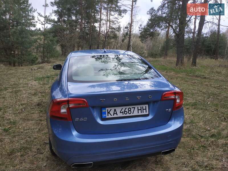 Седан Volvo S60 2013 в Киеве