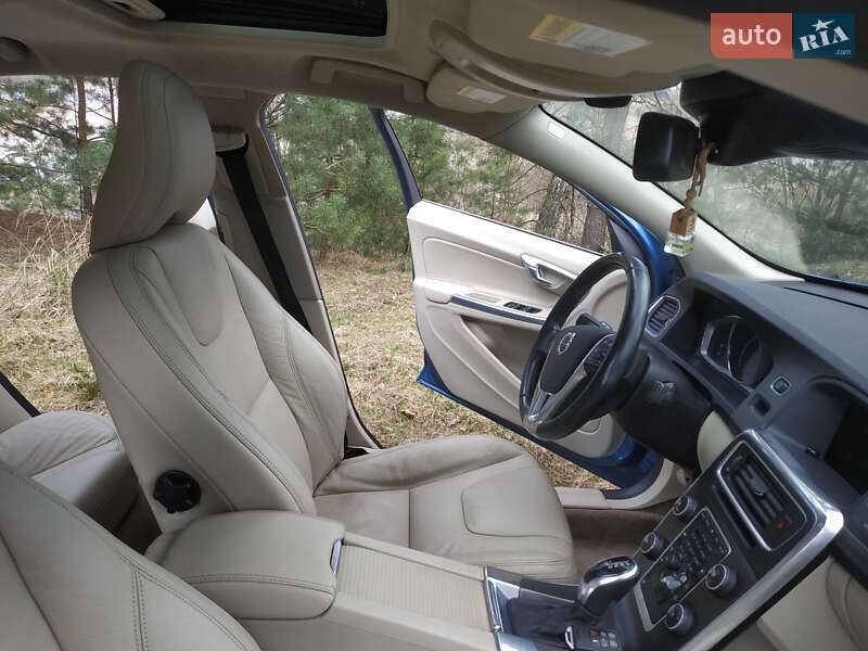 Седан Volvo S60 2013 в Киеве