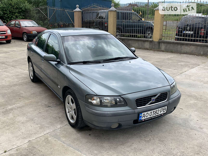 Седан Volvo S60 2003 в Тячеве