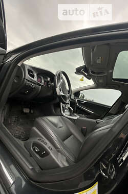 Седан Volvo S60 2013 в 