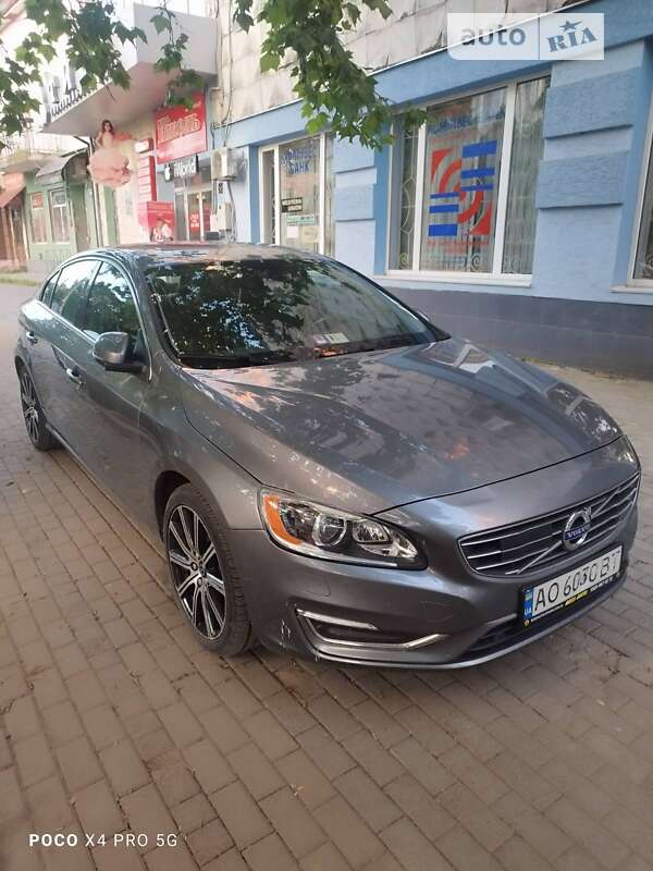 Седан Volvo S60 2016 в Хусті