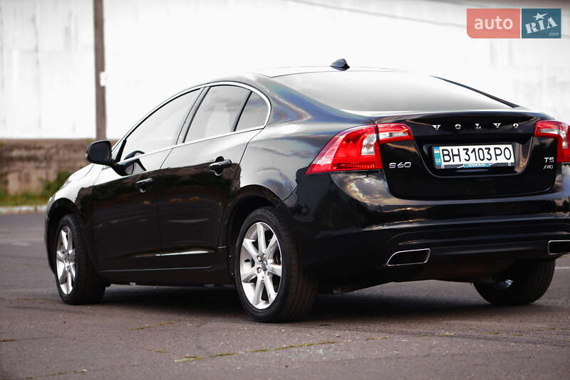 Седан Volvo S60 2015 в Одесі