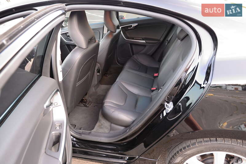 Седан Volvo S60 2015 в Одесі