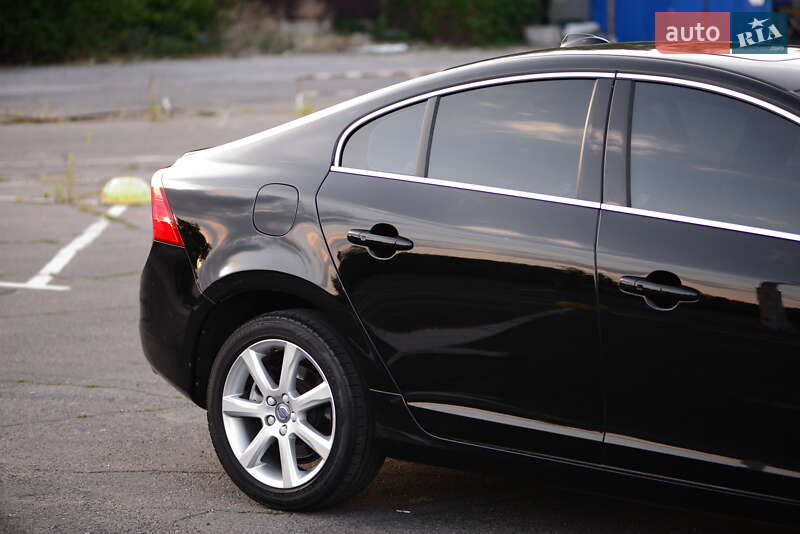 Седан Volvo S60 2015 в Одесі