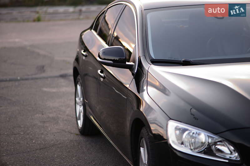 Седан Volvo S60 2015 в Одесі