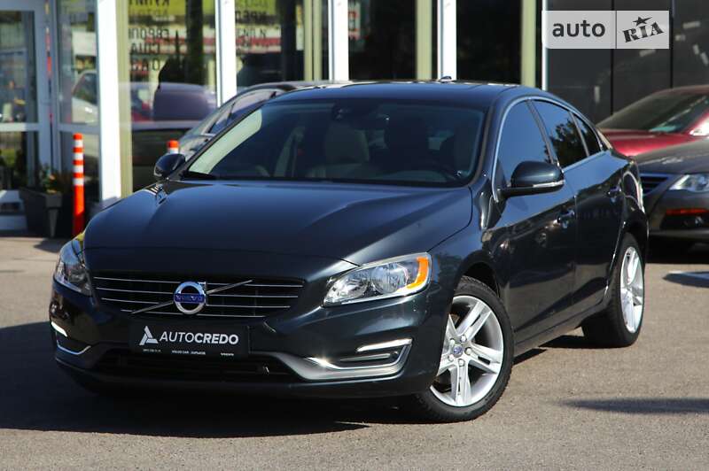 Седан Volvo S60 2015 в 