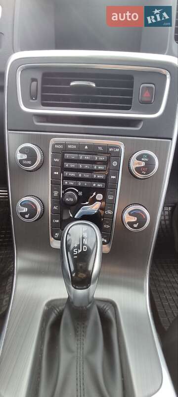 Седан Volvo S60 2016 в Львове