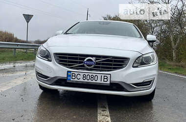 Седан Volvo S60 2016 в Львові