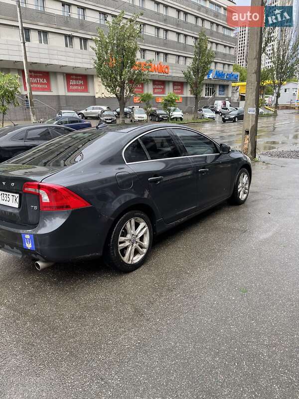 Седан Volvo S60 2011 в Киеве