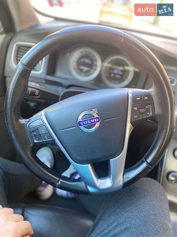 Седан Volvo S60 2012 в Львове