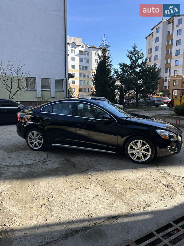 Седан Volvo S60 2010 в Львові