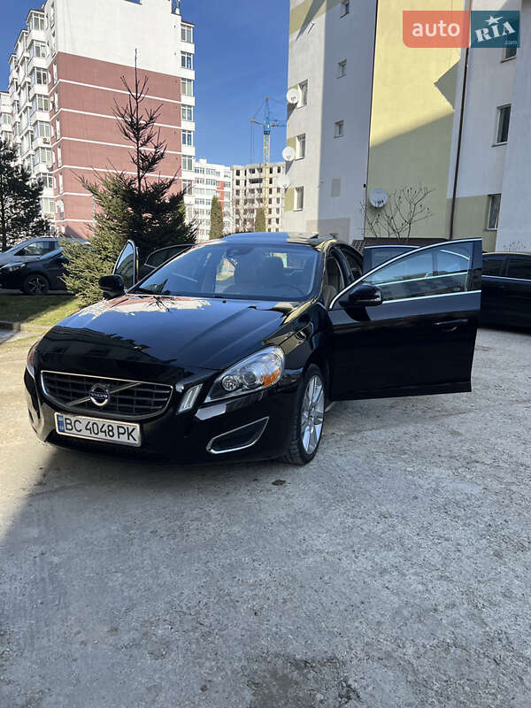 Седан Volvo S60 2010 в Львові