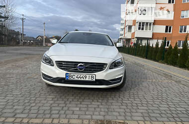 Седан Volvo S60 2018 в Новояворовске