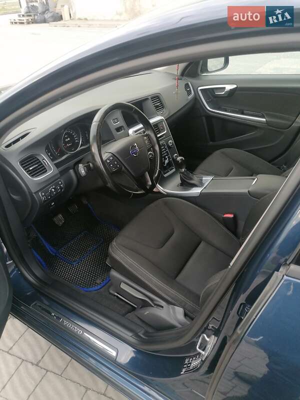 Седан Volvo S60 2014 в Львове