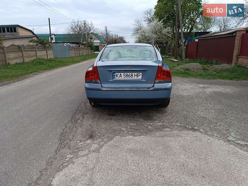 Седан Volvo S60 2003 в Буче