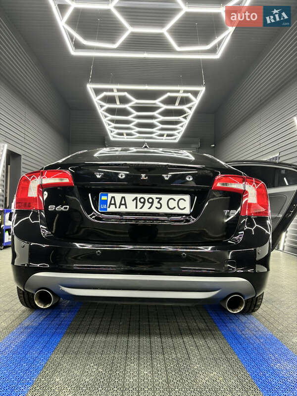 Седан Volvo S60 2013 в Киеве