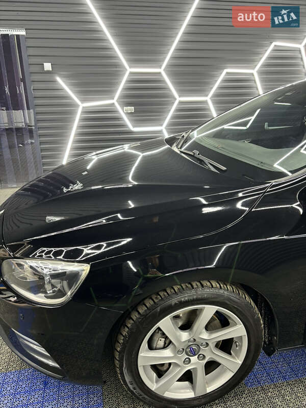 Седан Volvo S60 2013 в Киеве