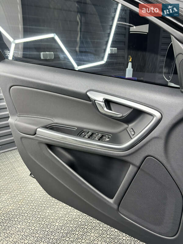 Седан Volvo S60 2013 в Киеве